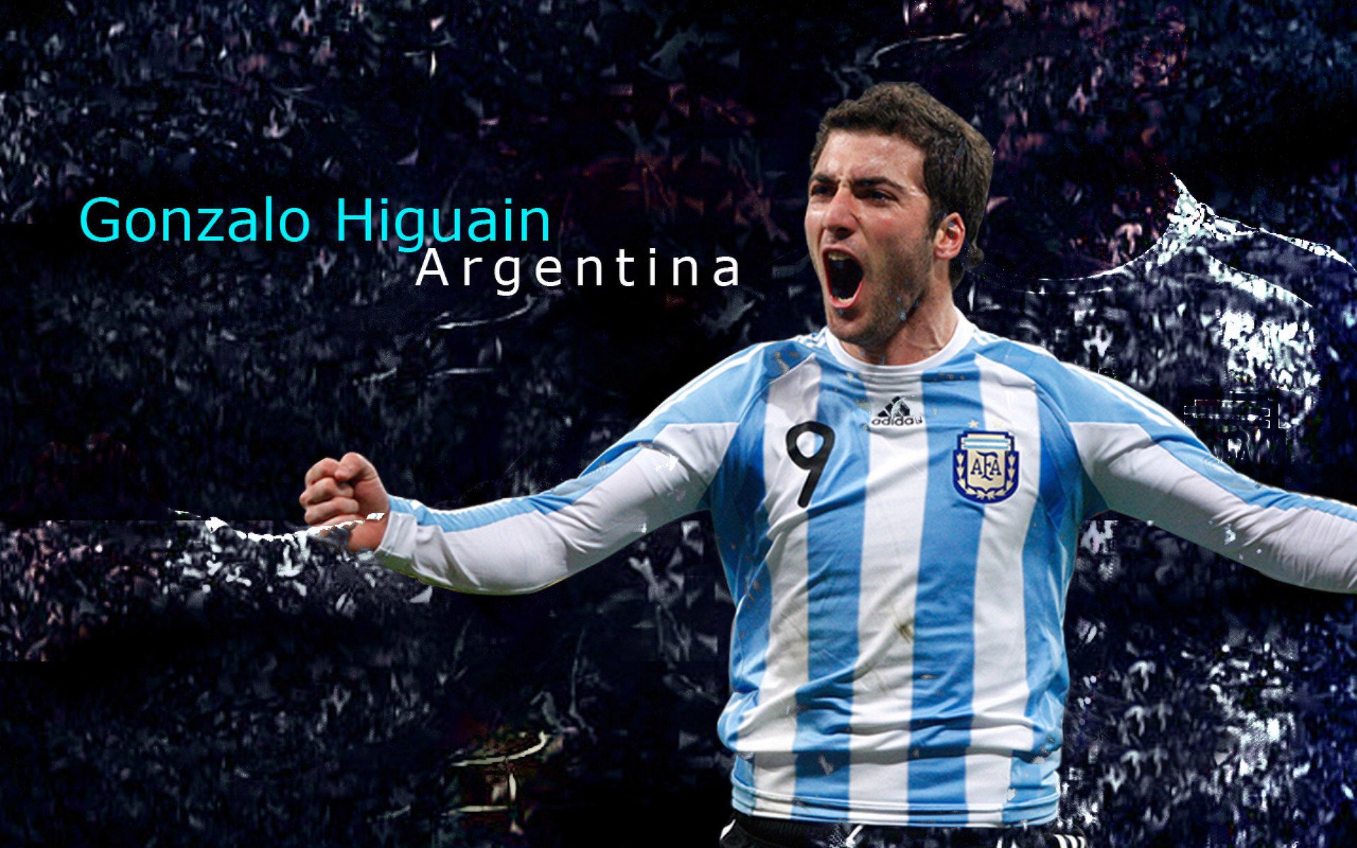 国足锋线组合再度调整,国足高峰