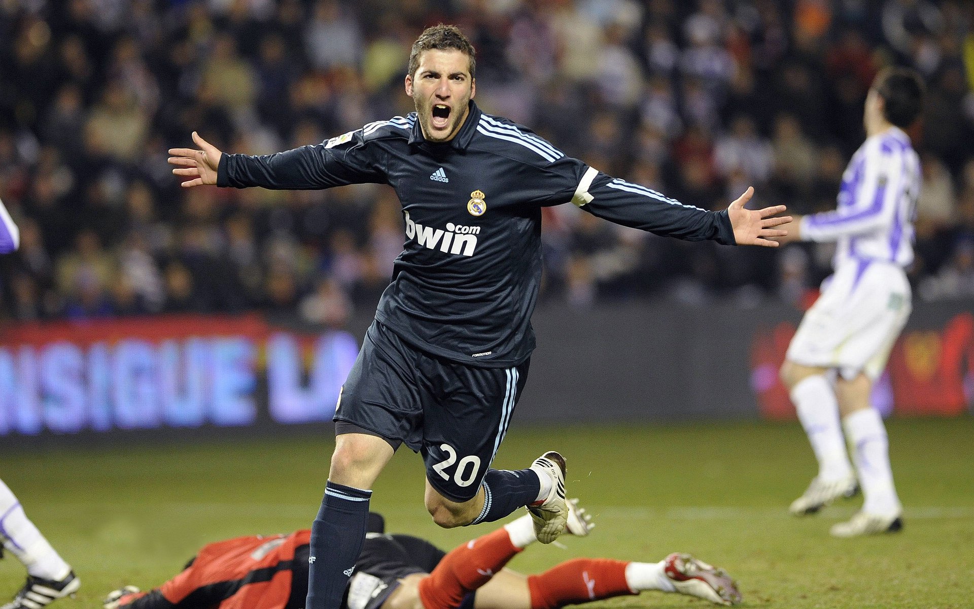 曼联加强阵容补强,安德森成为冬窗引援目标,曼城门将安德森