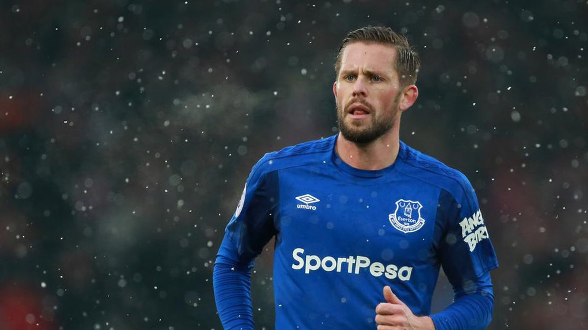 曼城盯上西班牙21岁后防新星，瓜帅亲选目标引发转会大战，曼城强在瓜帅体系